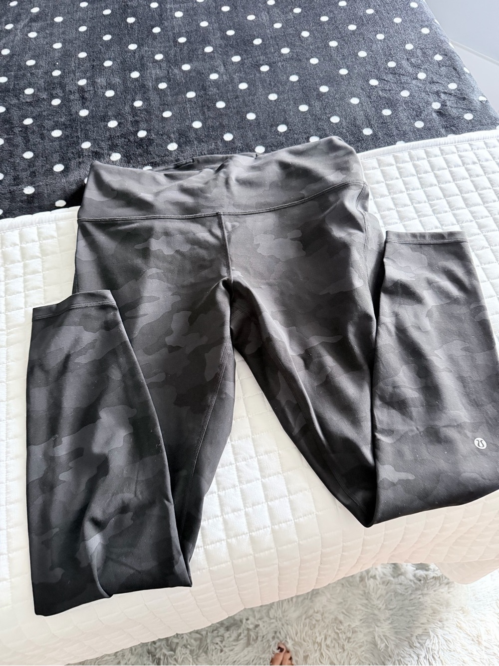 EUC Lululemon athletica Black Camo Wunder Train High-Rise Leggings with pockets